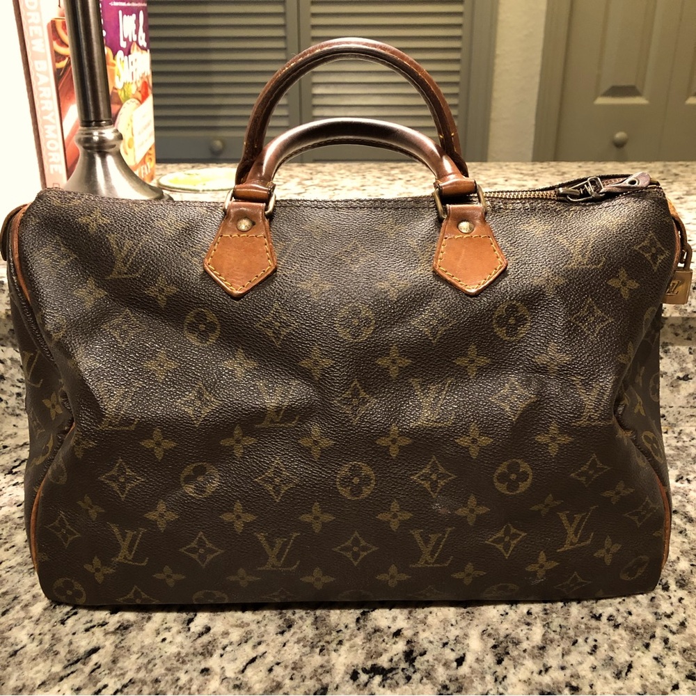 Louis Vuitton - Authentic Vintage Speedy 35